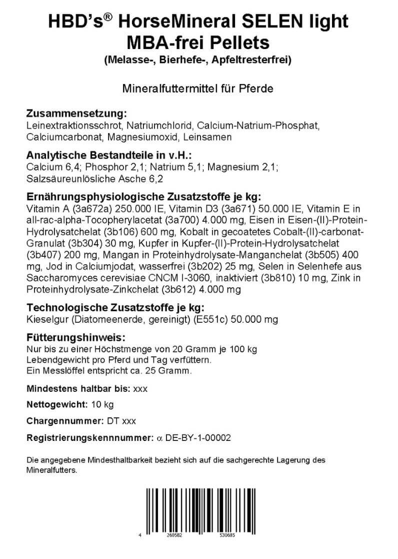 Schwarz-weißes Etikett mit der Zusammensetzung und dem Fütterungshinweis von HBD’s HorseMineral Selen-light, dem Mineralfutter für Pferde 10kg