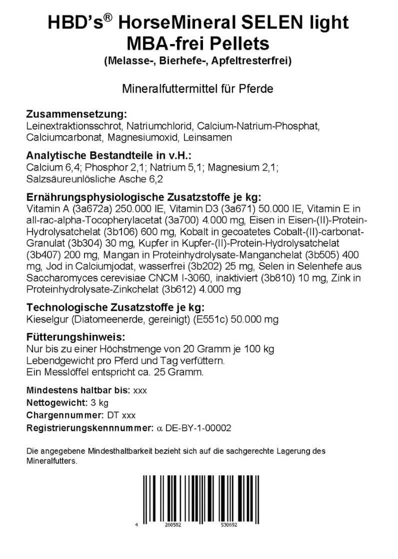 Schwarz-weißes Etikett mit der Zusammensetzung und dem Fütterungshinweis von HBD’s HorseMineral Selen-light, dem Mineralfutter für Pferde 3kg